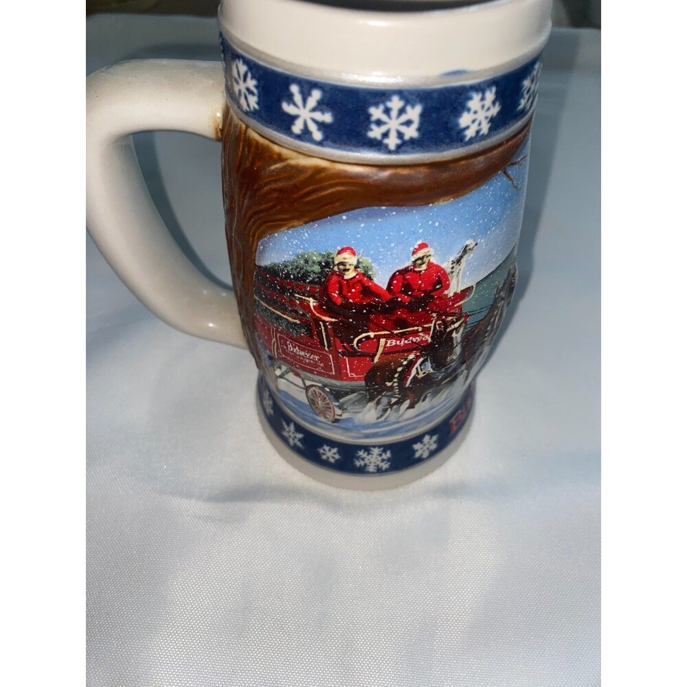 1995 Budweiser " LIGHTING THE WAY HOME " Beer Holiday Stein Mug Clydesdales